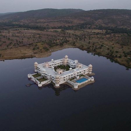 Juesta Lake Nahargarh Palace, Chittorgarh Pārsoli Exteriör bild
