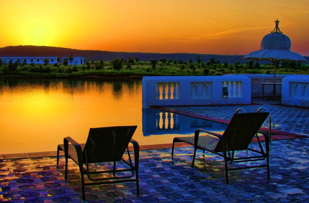 Juesta Lake Nahargarh Palace, Chittorgarh Pārsoli Exteriör bild